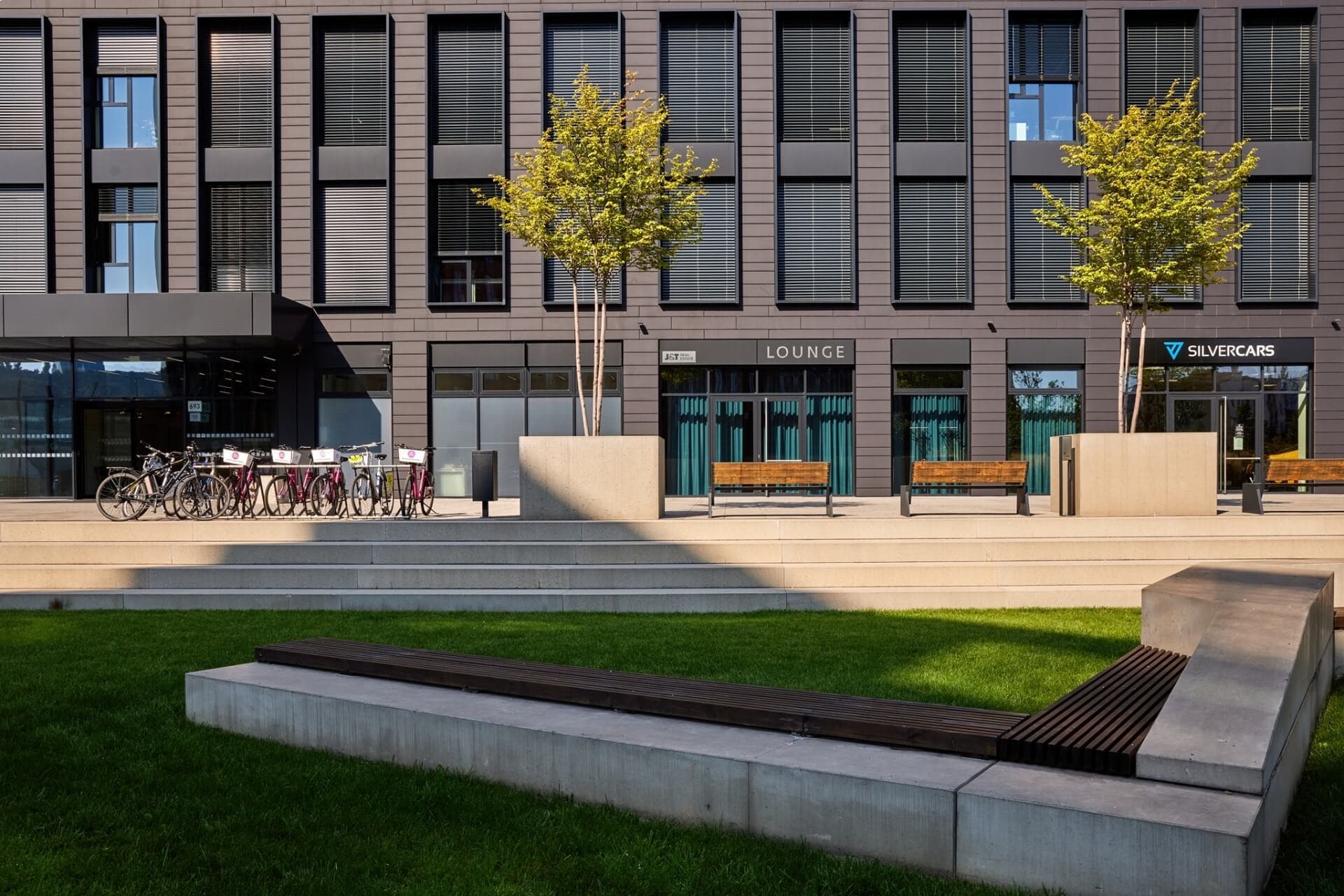 J&T Real Estate prodejní lounge Nový Rohan